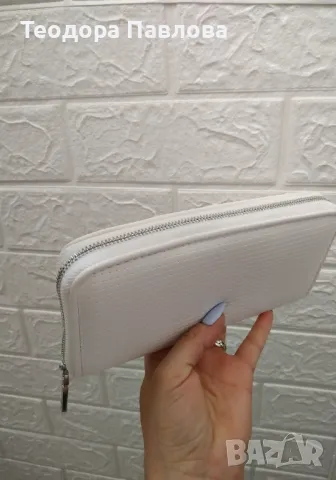 Дамско портмоне Carpisa, снимка 3 - Портфейли, портмонета - 49975551