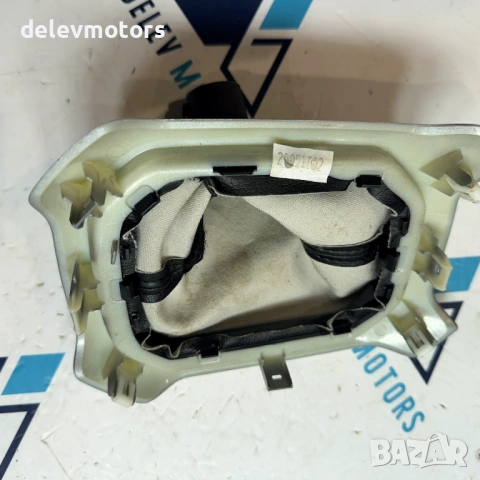 Маншон за скоростен лост с интериорна лайсна от Jeep Renegade 1.6i E-torque двигател 55263842 / EJH, снимка 6 - Аксесоари и консумативи - 54071333