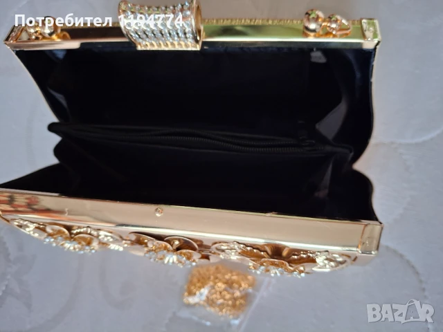 Елегантна чантичка, снимка 4 - Чанти - 51072184