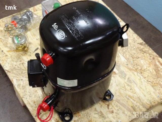 Хладилен компресор Maneurop 310559, снимка 3 - Резервни части за машини - 31499302