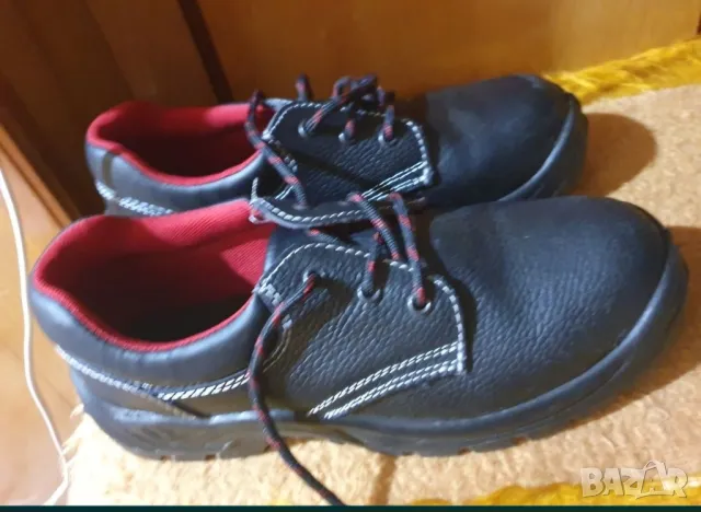 работни обувки номер 37,38 и 42, снимка 3 - Дамски ежедневни обувки - 48465723