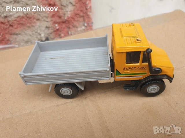 много колички в различни мащаби и материали , снимка 10 - Коли, камиони, мотори, писти - 53887614