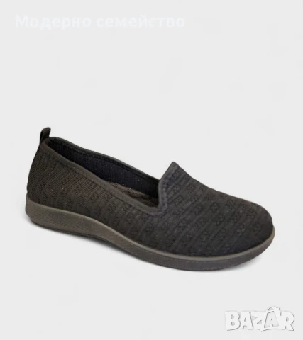 Дамски летни обувки в черно тип пантофки 