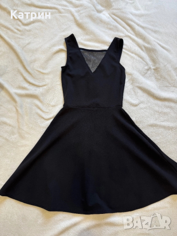 Черна дамска рокля 
