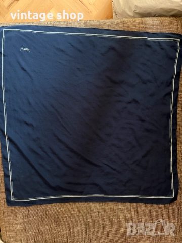 Копринен шал Yves Saint Laurent, снимка 8 - Шалове - 54251441