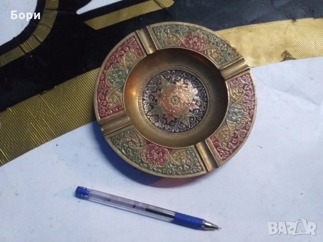 Метален пепелник