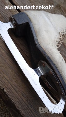 Кънки за лед, снимка 6 - Зимни спортове - 37801791