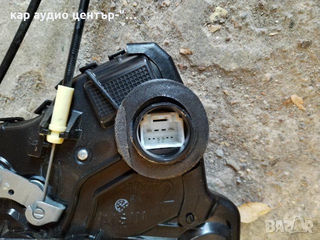 Toyota RAV-4 (2013-2018г.)брава/машинка централно, снимка 3 - Части - 42810529