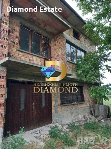 Триетажна къща в село Татарево общ. Първомай