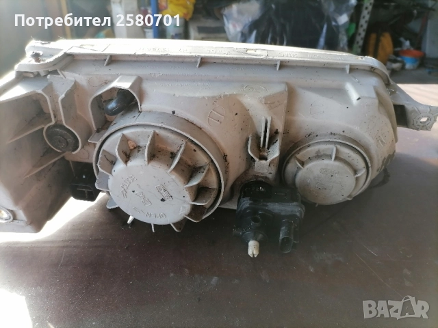 Продавам оригинален ляв фар за Хюндай H1 2004г , снимка 2 - Аксесоари и консумативи - 52612062
