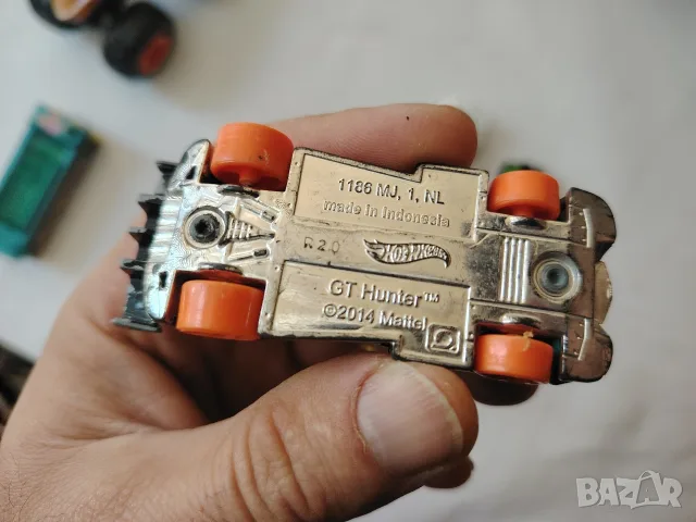 Колички Hotwheels, снимка 8 - Коли, камиони, мотори, писти - 56345903