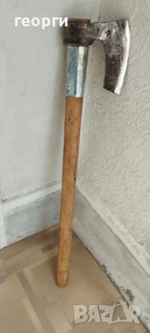 продавам голяма брадва за цепене на дърва