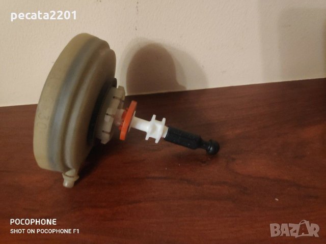 Продавам - оригинален вакуум за регулиране на фар Мерцедес W203, снимка 2 - Части - 29536615