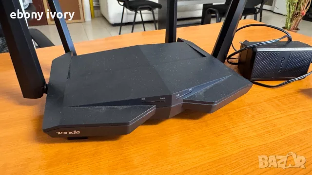 Рутер Tenda Wi-Fi, чисто нов, мрежи 2.5 и 5 GHz , 300mbit .