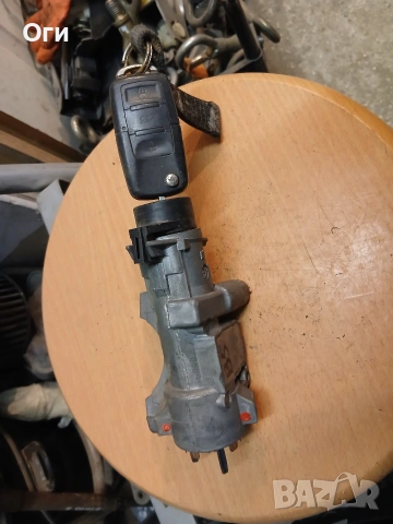 Контактен ключ за Фолксваген Пасат В5 4 B0 905 851 B, снимка 2 - Части - 54206230