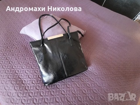 Дамска чанта - черен лак, снимка 2 - Чанти - 31823419