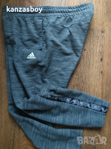 Adidas - страхотно мъжко долнище Л , снимка 2 - Спортни дрехи, екипи - 44392201
