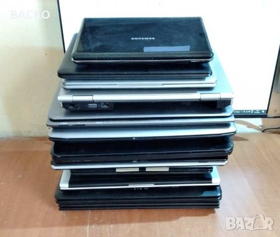Стари лаптопи на части