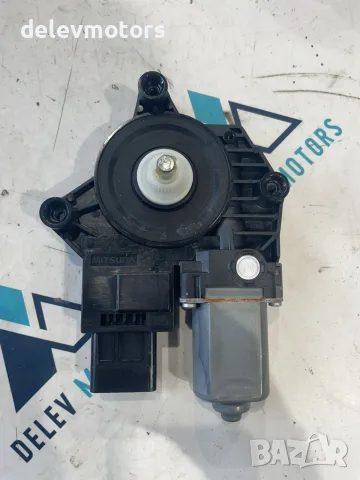 Моторче стъклоповдигвач за предна лява врата 9832841680 от Citroen C4 3B 1.5 Blue HDI