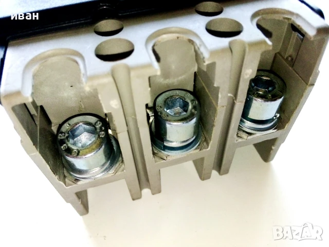 Трифазен автоматичен прекъсвач 60А Merlin Gerin, снимка 4 - Други машини и части - 50928420