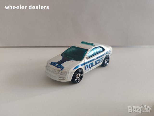 Метална количка Hot Wheels Ford Fusion - Police 1/64, снимка 2 - Колекции - 39540071