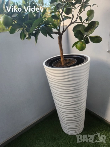 Продавам 3 броя кашпи в запазено състояние. размери: Ф39 см, височина 78 см - 45.00 лв. за брой., снимка 1