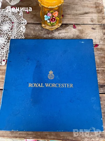  Royal Worcester и чиния за торта/плато/поднос  Бял фин порцелан с много елегантна позлата и е леко , снимка 6 - Чинии - 55894590