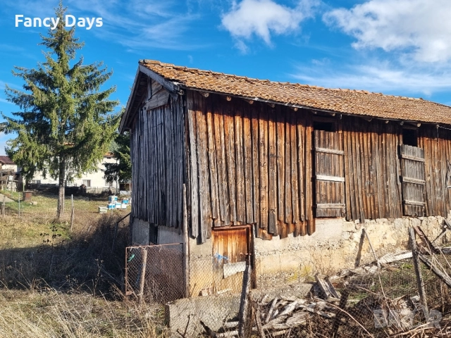 Продава се къща(на калкан) с плевня и 300 кв.м двор, снимка 14 - Къщи - 52511264