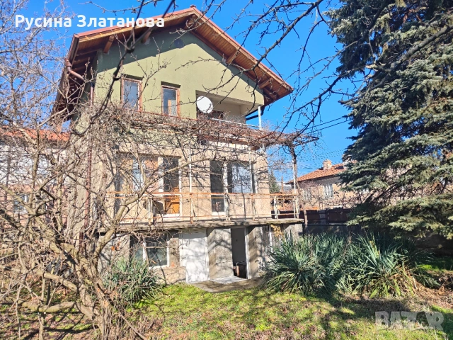 Продава триетажна масивна къща в с.Челопеч с голям двор и лице на две улици, снимка 15 - Къщи - 53959949