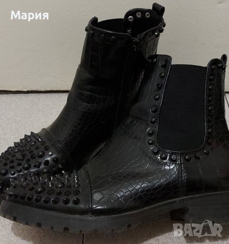 Екстравагантни боти, снимка 2 - Дамски боти - 44392459