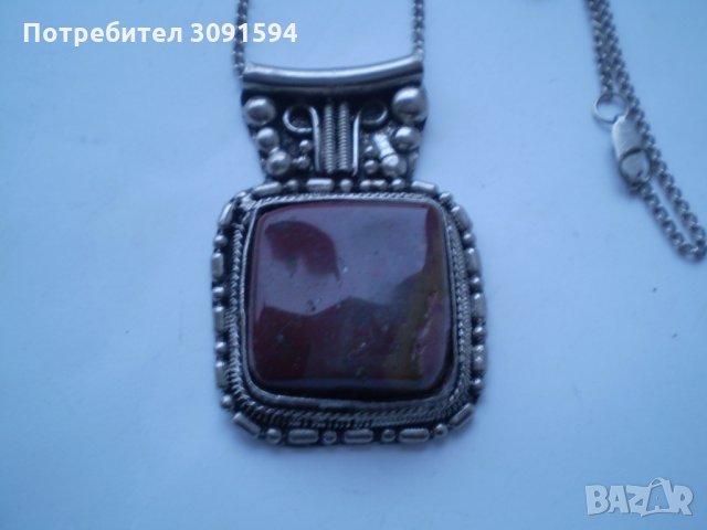 Винтидж медальон бял  метал с ахат, снимка 3 - Антикварни и старинни предмети - 34895299