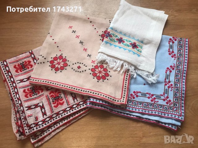 Ръчнобродирани карета и кърпа за пешкирник