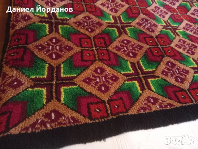 Губер / Китеник - 100% Вълна - Троянска шарка, снимка 3 - Покривки за легло - 52210845