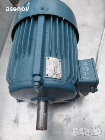 електродвигател-4кв, снимка 2 - Електродвигатели - 53961851