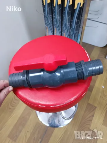 ЧИСТО НОВ PVC Сферичен кран с накрайници за маркуч (32 ММ)
