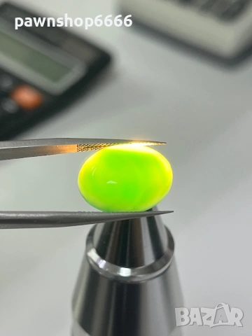 Естествен хризопраз – кабошон, 8,05 ct | Наситено зелен, полупрозрачен, снимка 4 - Други ценни предмети - 53196873