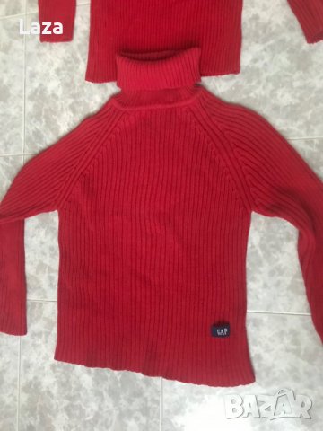 Продавам меки , топли блузи тип -поло червено.Марката е GAP , снимка 2 - Блузи с дълъг ръкав и пуловери - 38814948