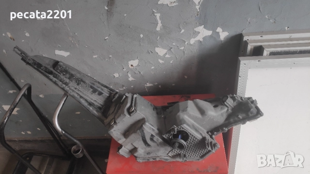 Продавам - оригинален ляв ксенонов фар за Тойота CHR 2019 г със две счупени крачета, снимка 3 - Части - 51886274