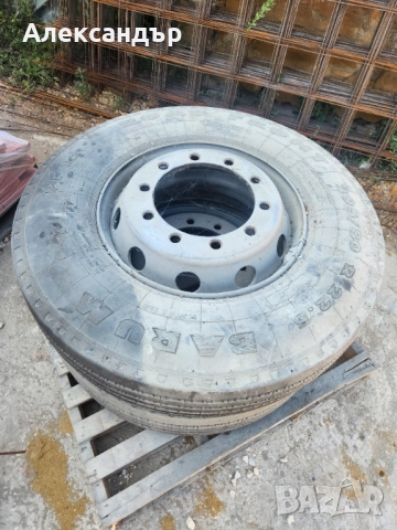 Предни гуми 295 80 22.5 Barum