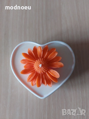 Свещ сърце с маргаритка, снимка 5 - Подаръци за жени - 53014458