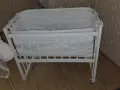 Продавам бебешко легло като ново е има си матрак и е с колелца , снимка 2
