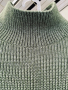 Разкошен пуловер кроп цвят olive 
