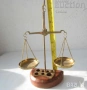 Различни модели стари, декоративни везни:  везничка ВЕЗНА кантар Темида, дърво и месинг, снимка 15