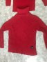 Продавам меки , топли блузи тип -поло червено.Марката е GAP , снимка 2