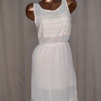Н&М 36 Бяла, дълга ,ефирна рокля с дантела , снимка 1 - Рокли - 37794181
