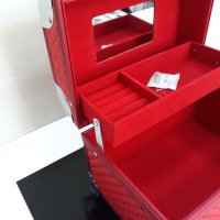 Червено куфарче бижутерка кожа на ромбове с метални заоблени ръбове, снимка 3 - Декорация за дома - 35111129
