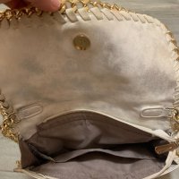 Бяла чанта със сребристи отблясъци със синджир , снимка 4 - Чанти - 29494585