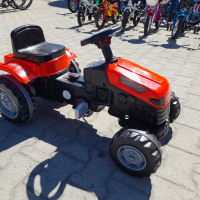 PILSAN червен детски трактор Active, снимка 5 - Коли, камиони, мотори, писти - 44585998