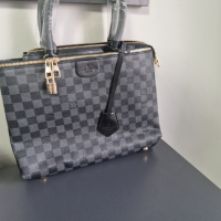 Дамска чанта Louise Vuitton , снимка 1 - Чанти - 44665133