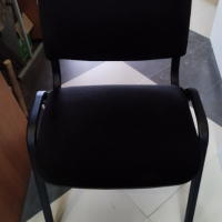 Посетителски офис стол текстилна дамаска  черна , снимка 1 - Столове - 44716139